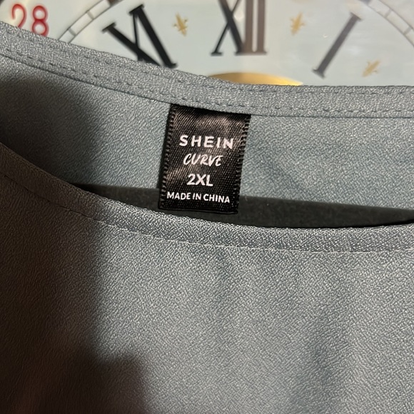 SHEIN VCAY Plus Ruffle Sleeve
Tunic Dress
Mint Blue / 2XL (16) never worn - Picture 2 of 2